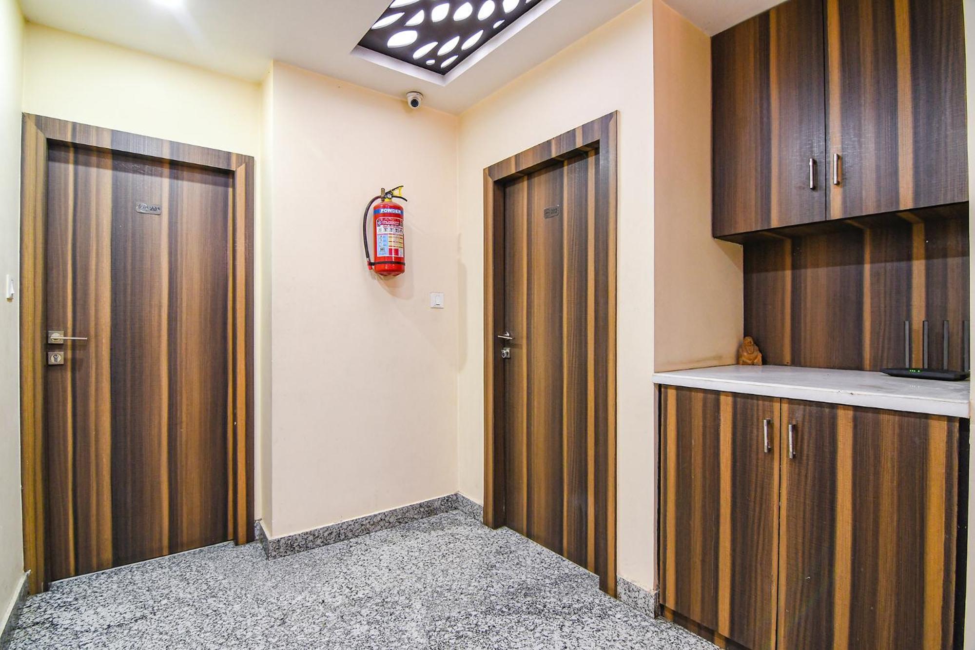 Fabexpress Scholer Motel Calcutta Extérieur photo